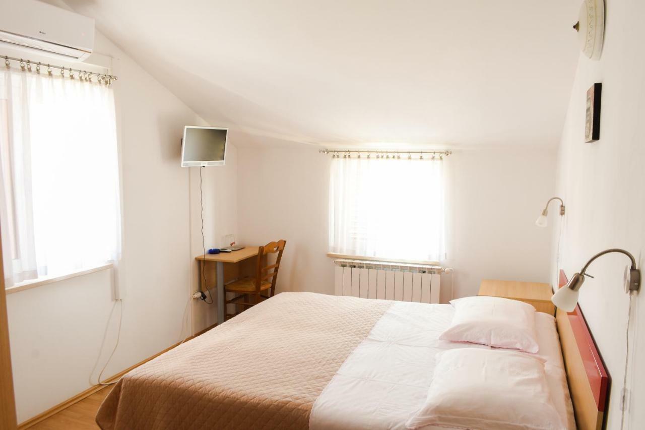 Rooms Ljubica เซรส ภายนอก รูปภาพ